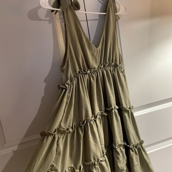 Tie Shoulder Ruffle Hem Dress Green Small - Picture 9 of 10